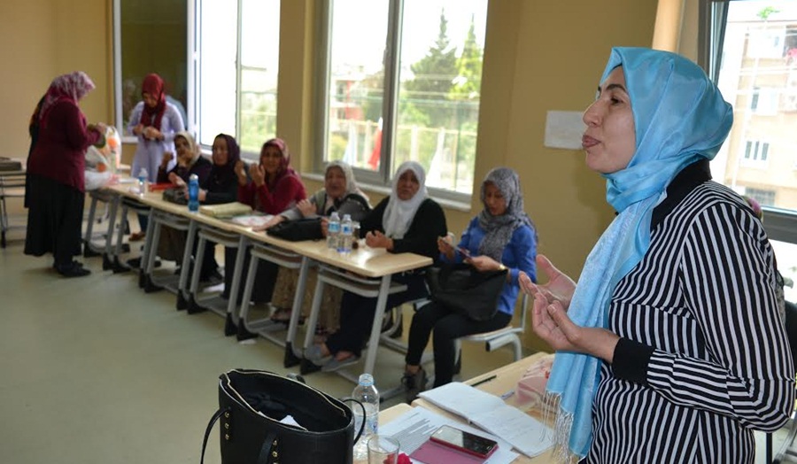 Yüreğir Gençlik Merkezi'nde Berat Kandilinde Dualar Okudu