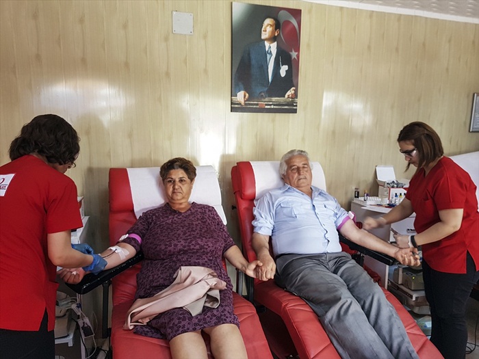 Özden çifti 36 yıldır beraber kan bağışlıyor