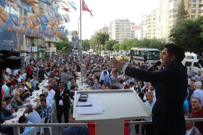 AK Parti Seyhan İlçeden Referandum Teşekkür Yemeği