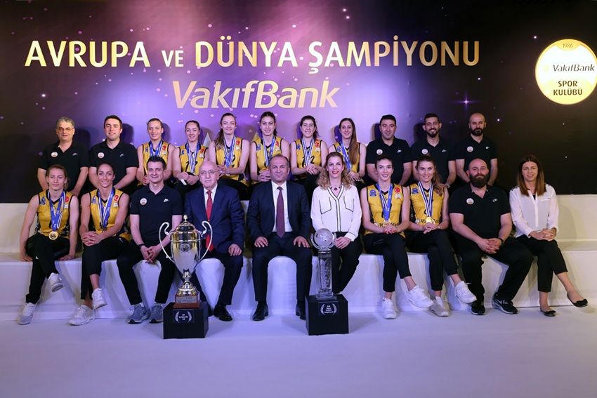 Avrupa ve Dünya Şampiyonu VakıfBank..