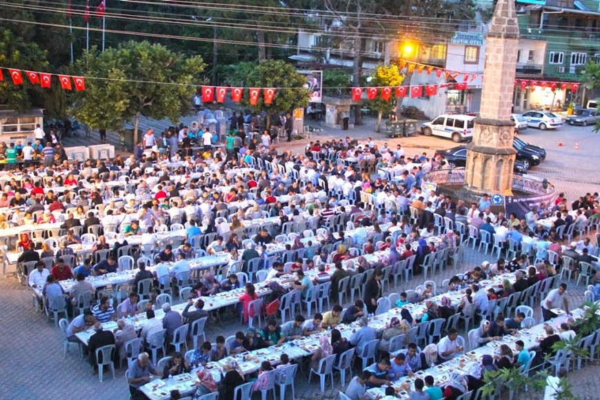 Karaisalı Belediyesi İftar Programı Düzenlendi