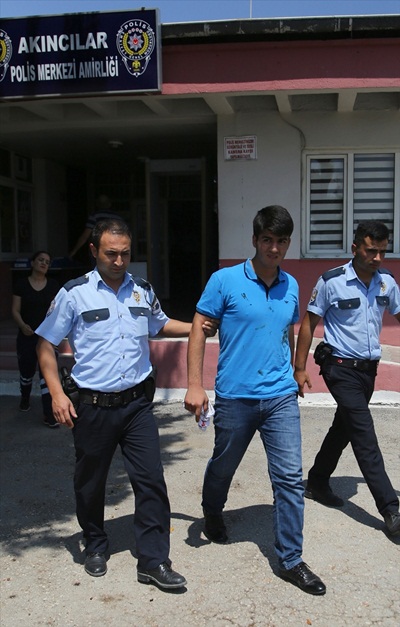 Okul müdür yardımcısı öğrencisi tarafından bıçaklandı