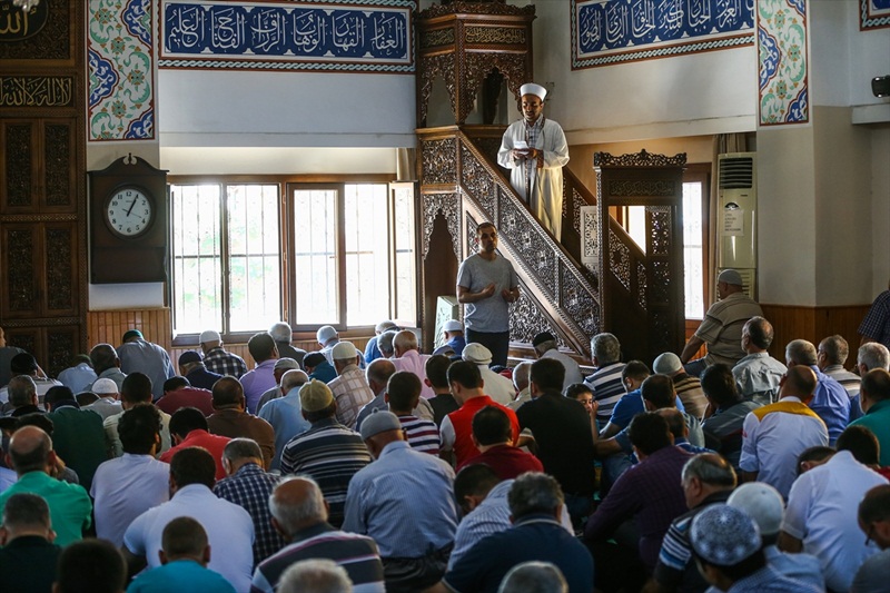 Ramazanda engellilere işaret diliyle cuma hutbesi