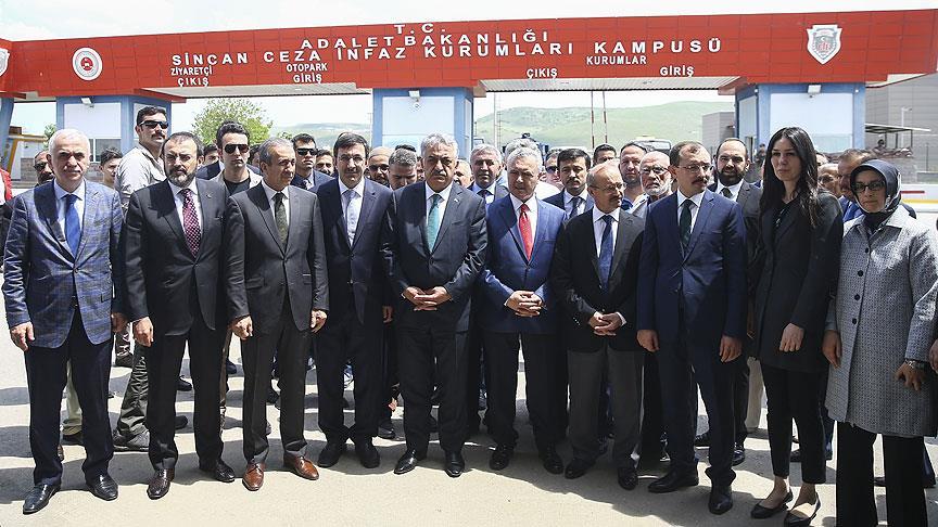 AK Parti MYK üyeleri Genelkurmay Çatı Davası'nı izledi