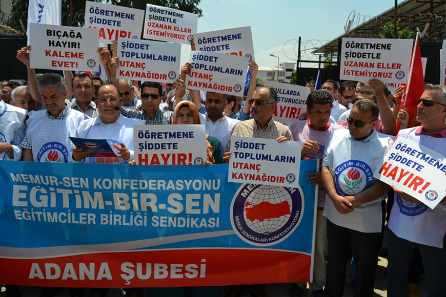 Öğretmene şiddetle uzanan eller istemiyoruz...