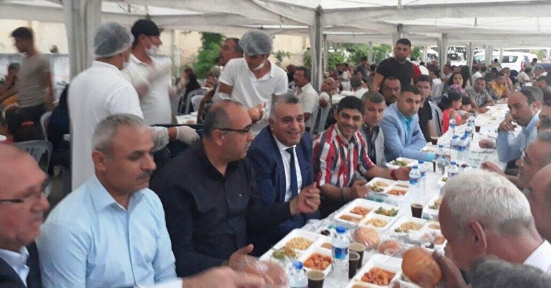 MHP'liler iftar çadırında oruçlarını açtı