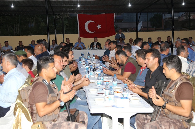 Polis, ilçe halkıyla iftar açtı
