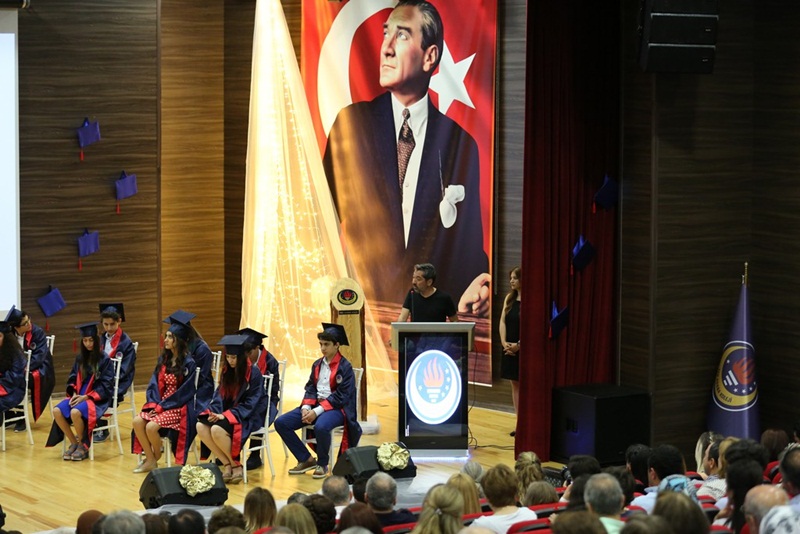 TED Adana Koleji Öğrencilerinin Diploma Ve Liseye Geçiş Heyacanı