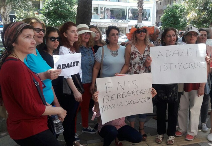 CHP İl Kadın Kolları’ndan sessiz eylem