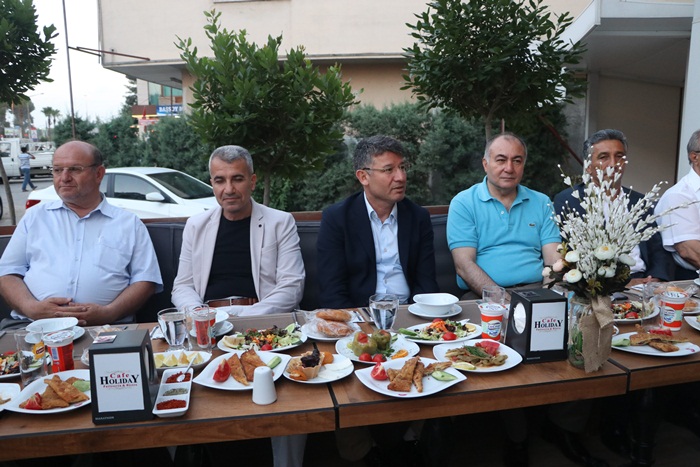 Türk-İş şube başkanları iftar programında bir araya geldi 