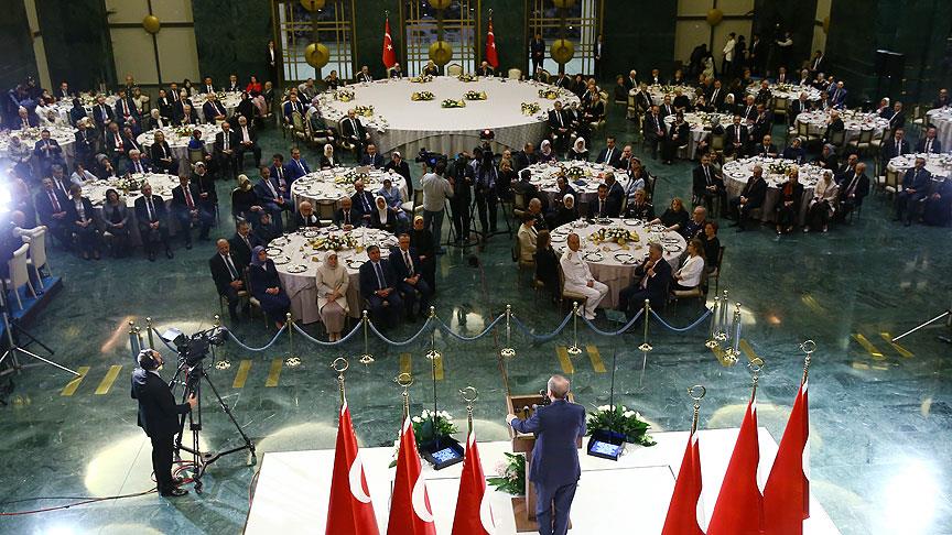 Cumhurbaşkanı Erdoğan'dan esnafa iftar daveti