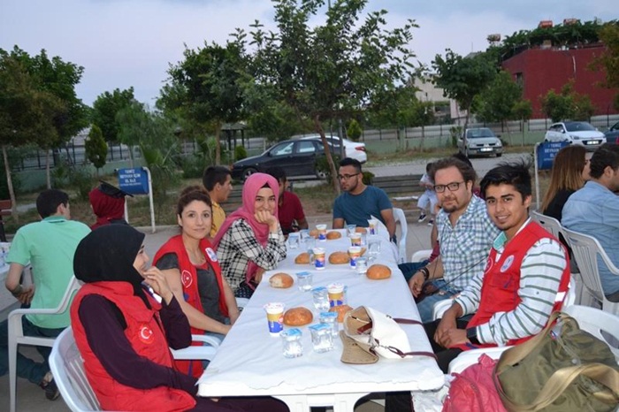 Adana Gençlik Merkezi  Mezuniyet Törenini  İftar Programıyla Anlamlandırdı .