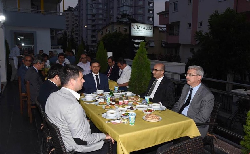 Vali Demirtaş, Mali Müşavirler İle İftarda Buluştu