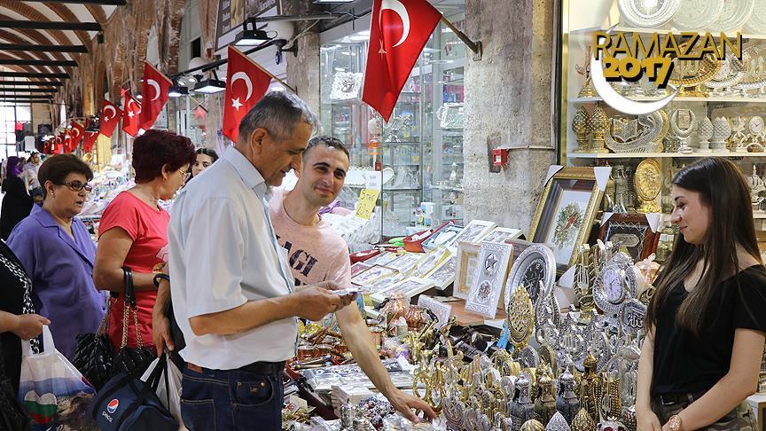 Osmanlı çarşılarında 'bayram hareketliliği' başladı