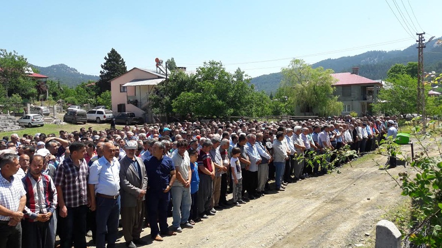 Aladağ'da fosseptik çukurunda düşen Erol Karakuş toprağa verildi..