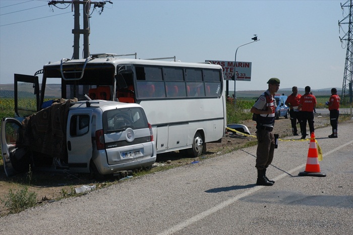 Adana’da trafik kazası: 1 ölü, 11 yaralı