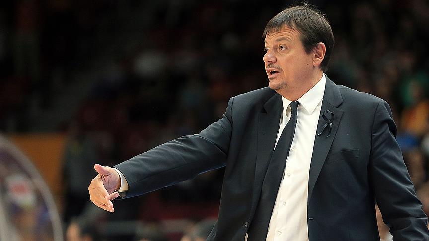 Ergin Ataman maçların oynanmasında ısrarcı