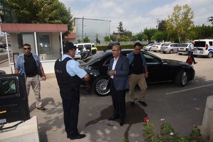 Vali Demirtaş, Hürriyet Polis Merkezi Amirliğinde İncelemede Bulundu