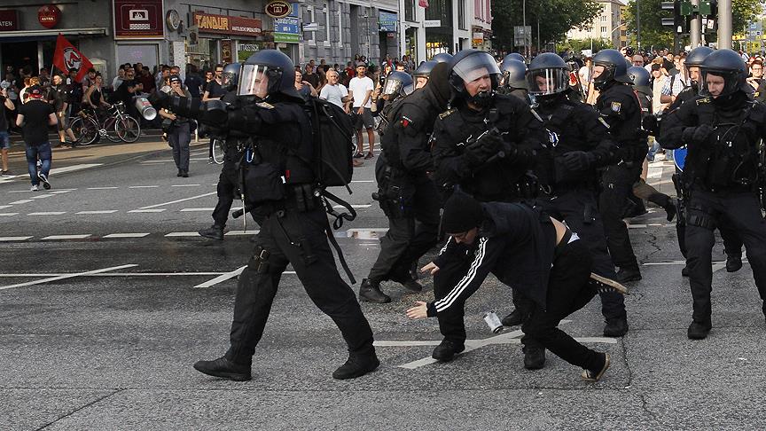 Hamburg'daki şiddet olaylarında 476 polis yaralandı, 411 kişi gözaltına alındı