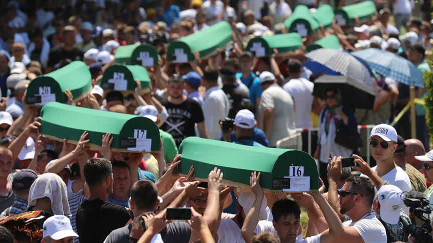 Srebrenitsa soykırımının 71 kurbanı daha toprağa verildi