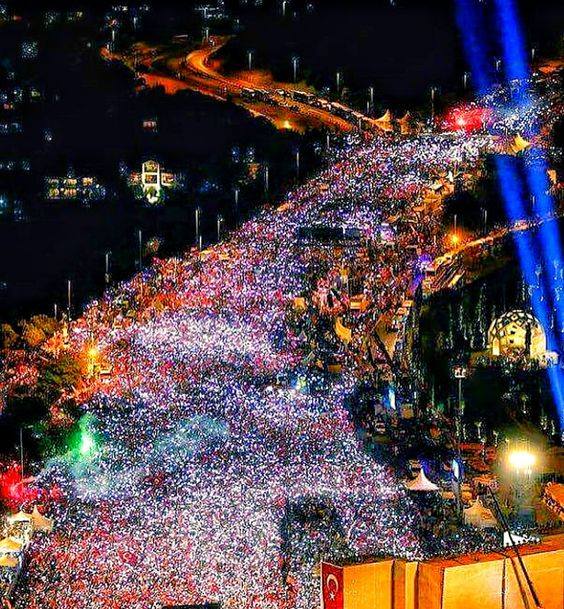 15 Temmuz'un yıldönümünde Türkiye meydanlarda