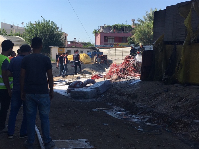 Adana'da şantiyede yangın