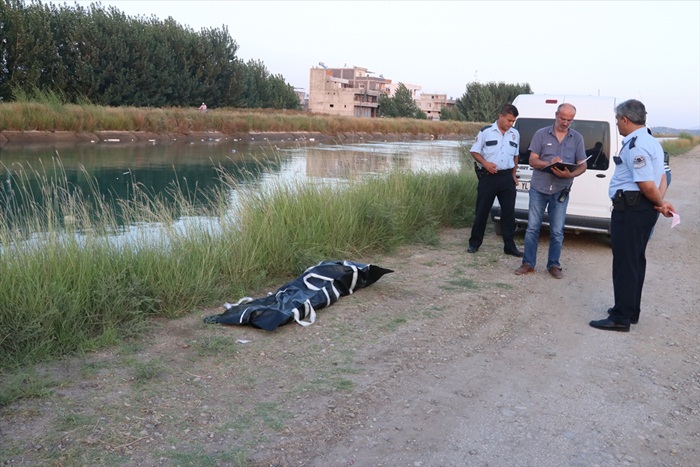 Adana'da atık su kanalında erkek ceset bulundu..