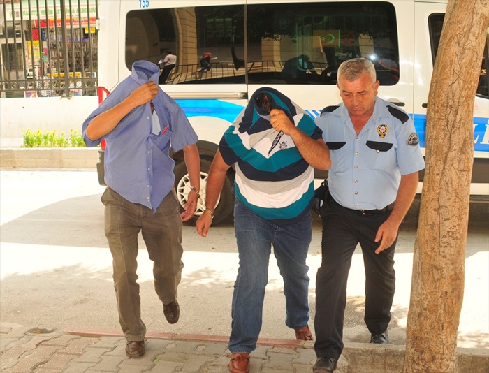 Hırsızlık şüphelisi ev sahibine yakalandı