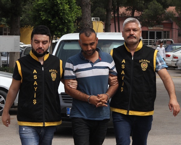 Adana'da para bozdurma bahanesiyle hırsızlık 