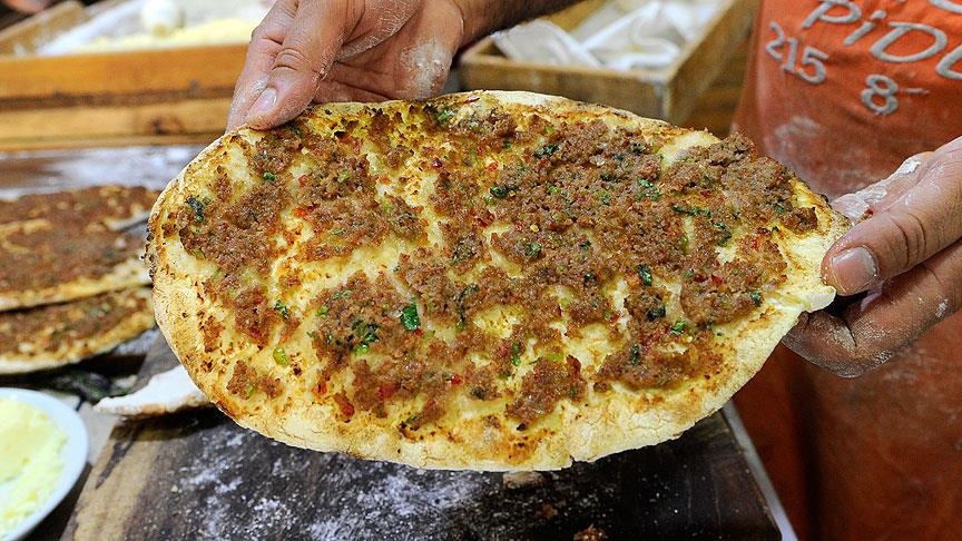 Çölyak hastaları için glutensiz pide üretti