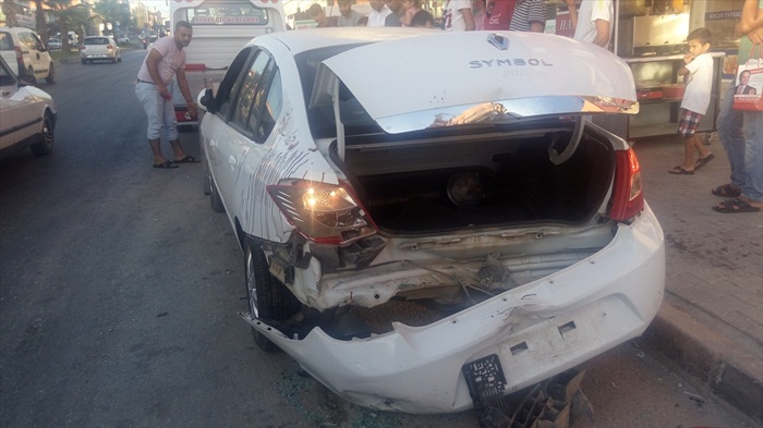 Adana'da trafik kazası: 3 yaralı