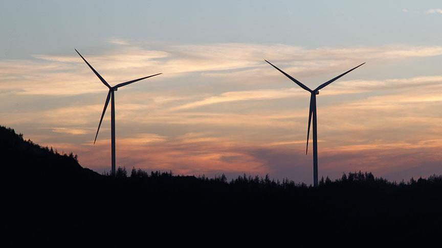 Yenilenebilir enerji fosil kaynakların tahtını sallamaya devam ediyor