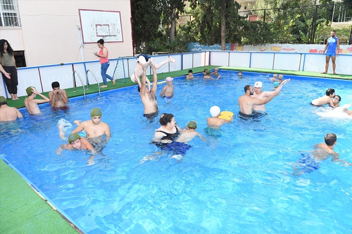 Adana'da engellilere yüzme havuzu hizmeti