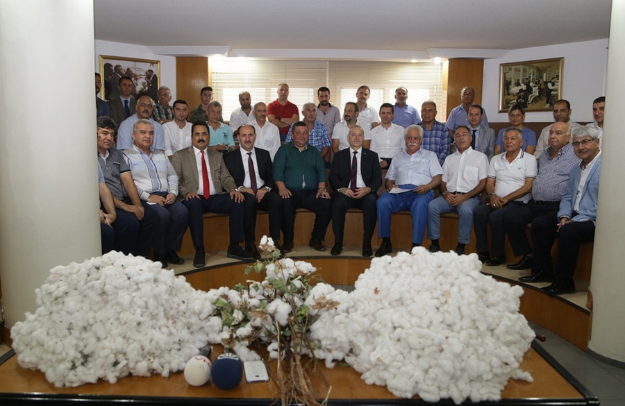 Adana'da yılın ilk kütlü pamuğunun satışı yapıldı 