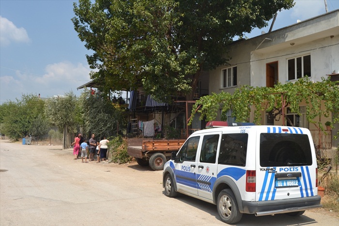 Damdan düşen çocuk yaralandı