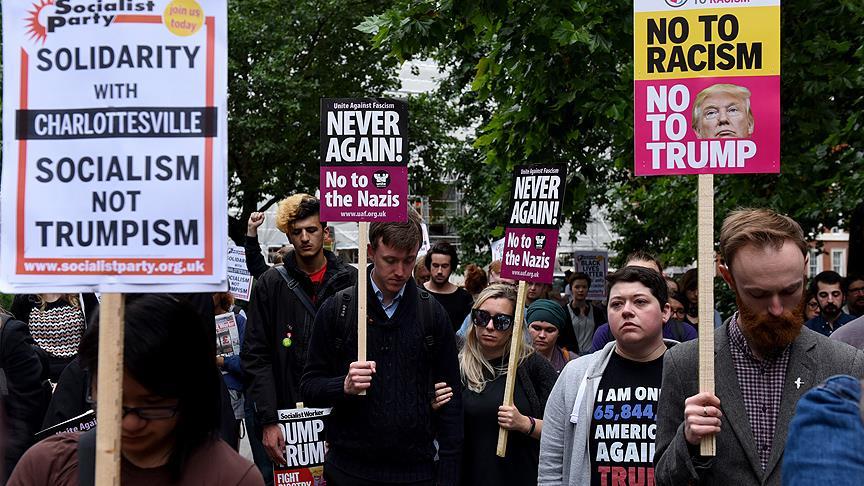 Trump Londra'da protesto edildi