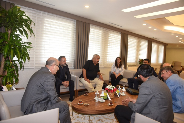 Vali Demirtaş’dan Kozan - Mansurlu Yolu Yapım Toplantı..
