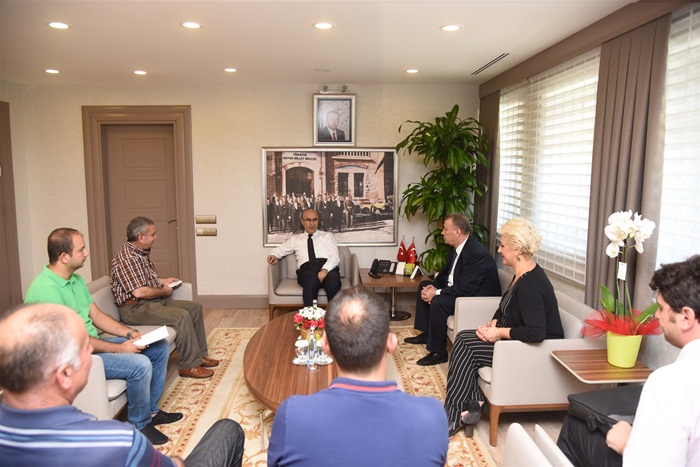 Başkan Yamanyılmaz, Vali Demirtaş’ı Makamında Ziyaret Etti..