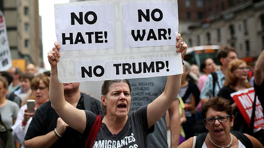 Silikon Vadisi'nde Trump ve ırkçılık karşıtı protesto