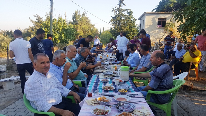 Karaisalı’da bayramlaşma gelenekleri..