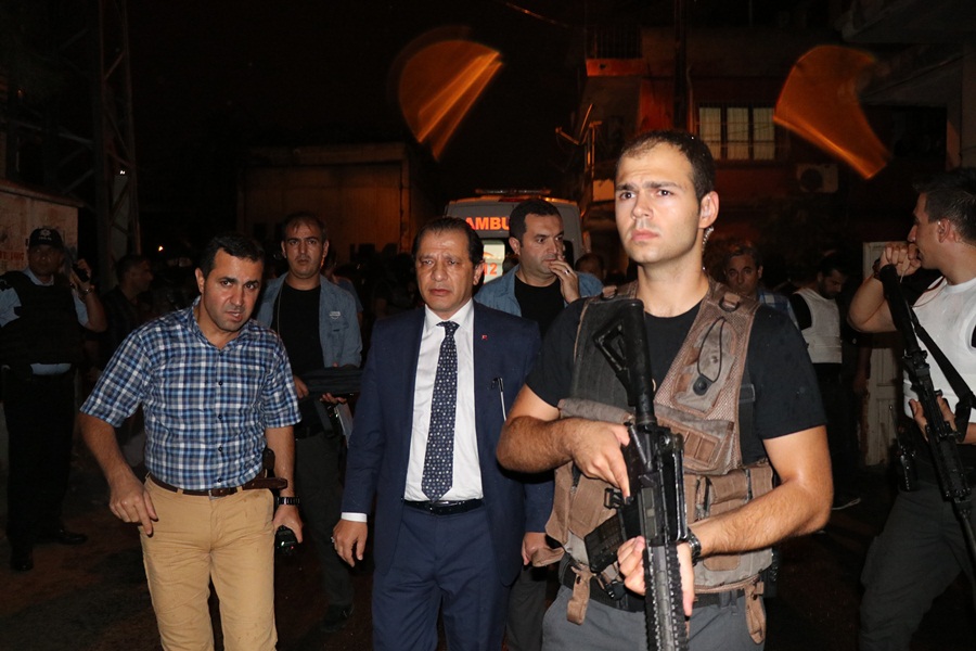 Adana'dan özel harekat polisleri Afrin'e uğurlandı