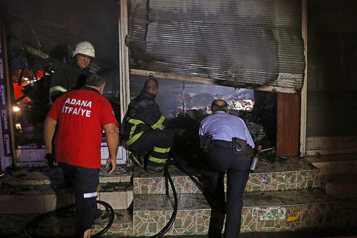 Kozan'da örtü yangını 