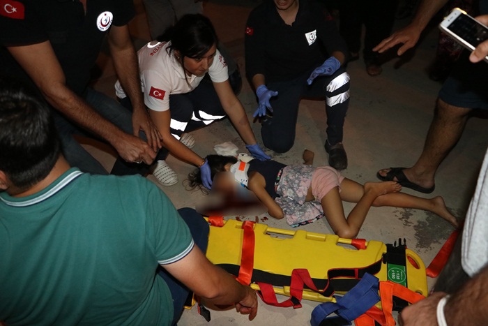 7 yaşındaki kız çocuğu oyun oynarken altıncı kattan düştü 