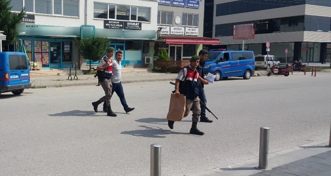 FETÖ’ye küfreden babasını vurdu