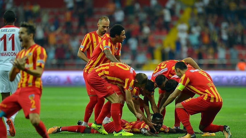 Kayserispor Medipol Başakşehir'i 2 golle geçti