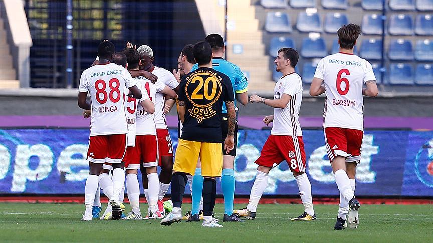 Sivasspor'dan Ankaragücü'ne farklı tarife