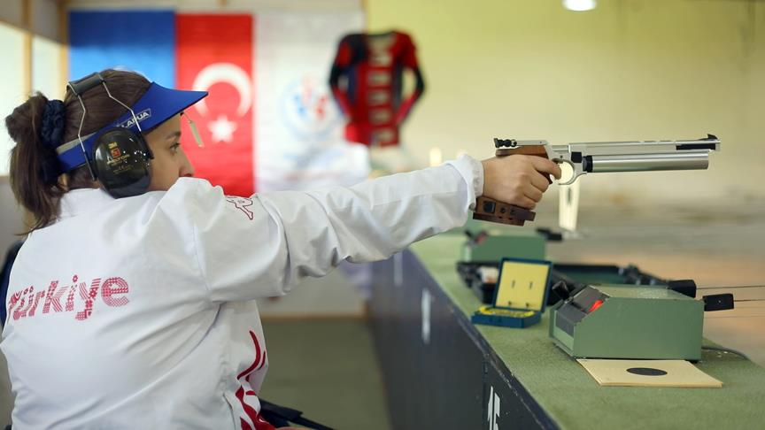 Milli sporcu Ayşegül Pehlivanlar'dan dünya rekoru