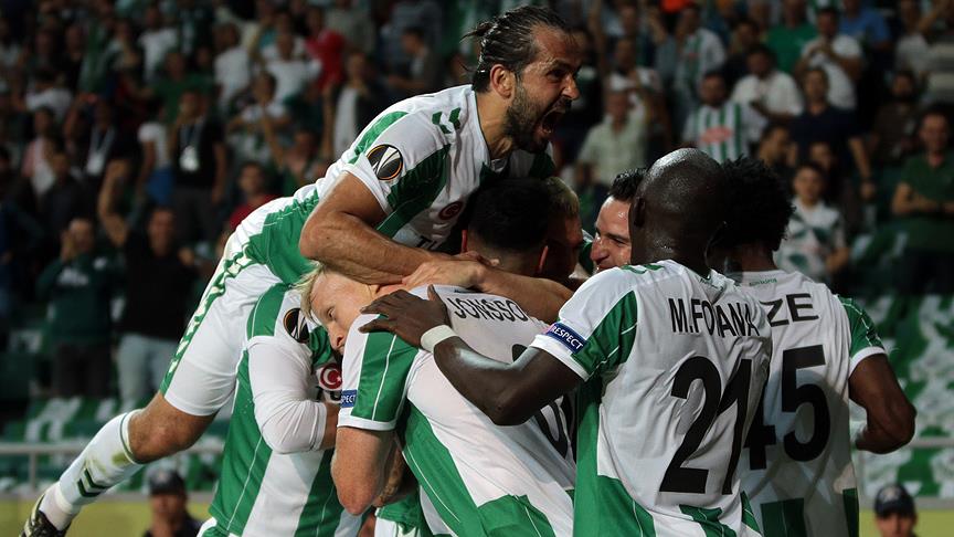 Konyaspor sahasında Trabzonspor ile 2-2 berabere kaldı