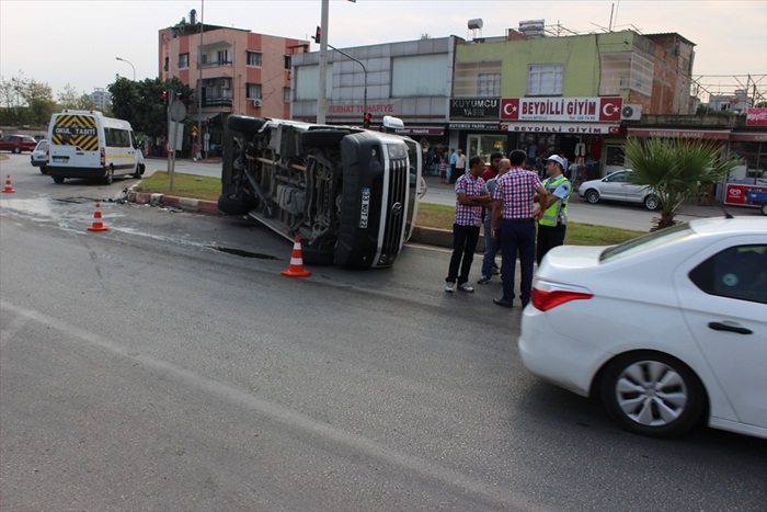 Adana'da trafik kazası: 2 yaralı