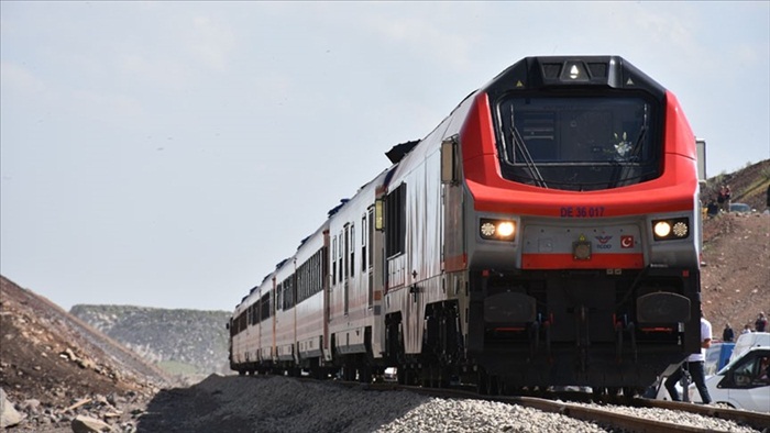 'Demir İpek Yolu'nda ilk tren Mersin'e ulaştı